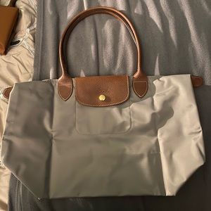 Medium Longchamp LePliage grey bag